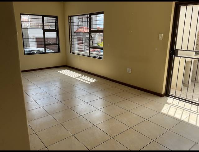 3 BEDROOM FREEHOLD FOR SALE IN SAGEWOOD